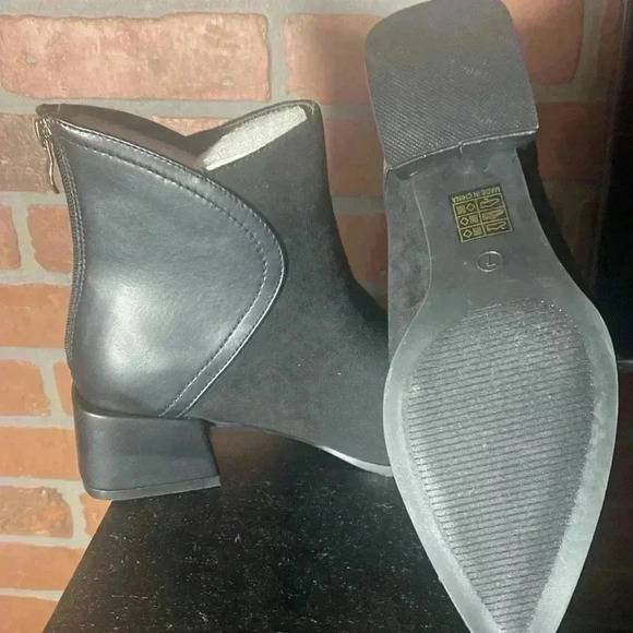 Black booties by Journee Collection Size 7WD - Picture 5 of 6